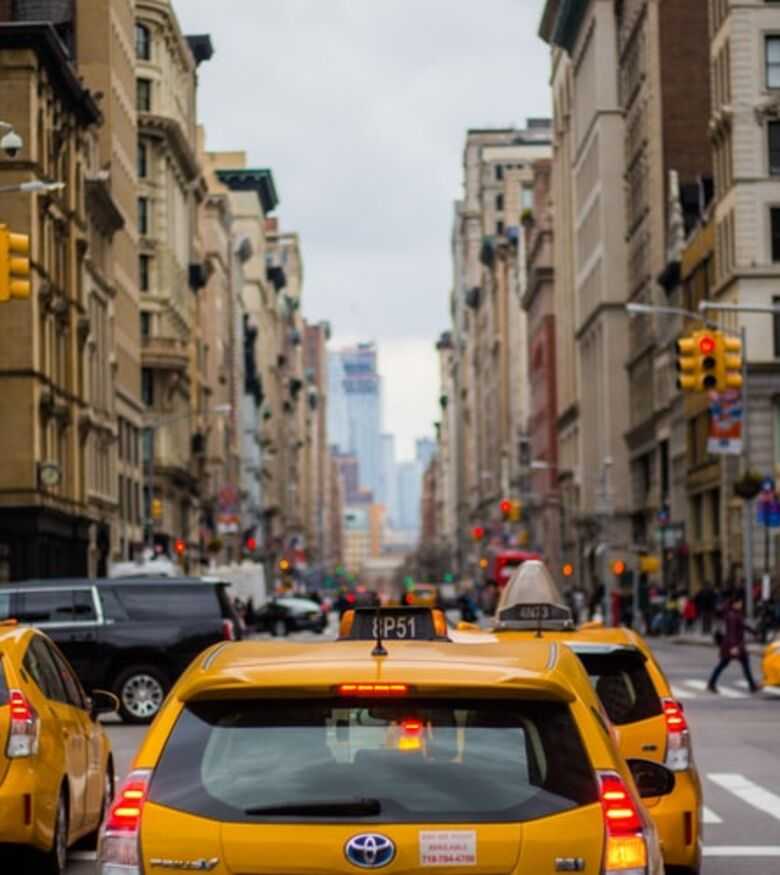 Traffic Laws in NYC - Taxis driving in NYC