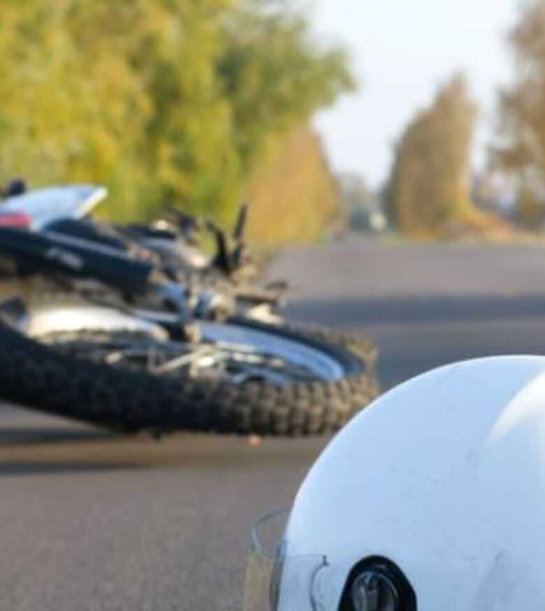 Where Can I Find the Best Motorcycle Accident Lawyer in St. Louis - motorcycle crashed on main street