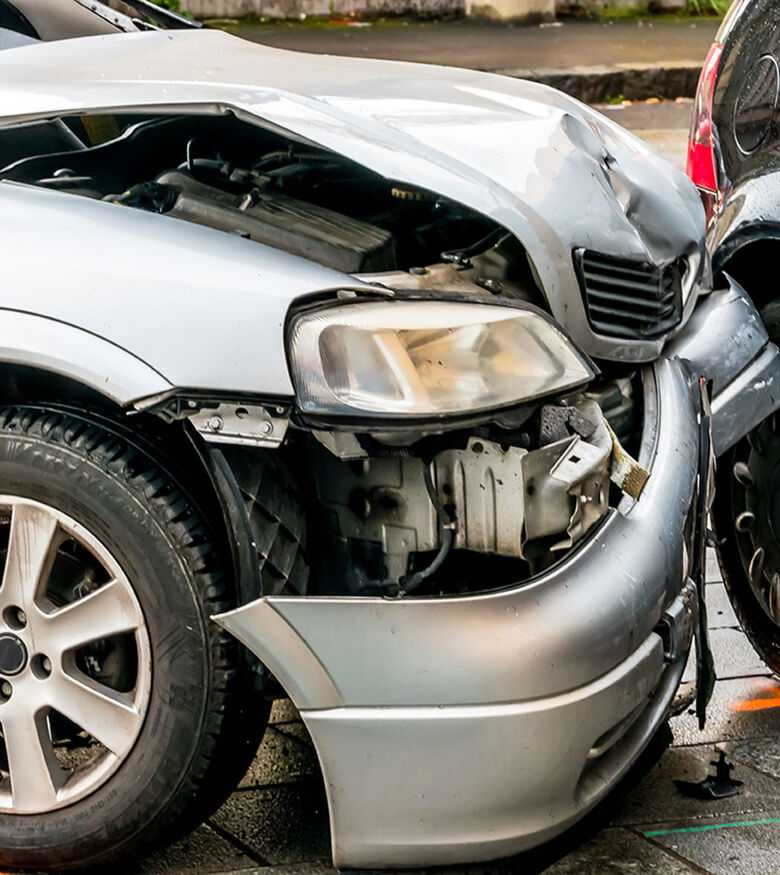 Car Accident Lawyers in Miami, FL - Car crash with damages