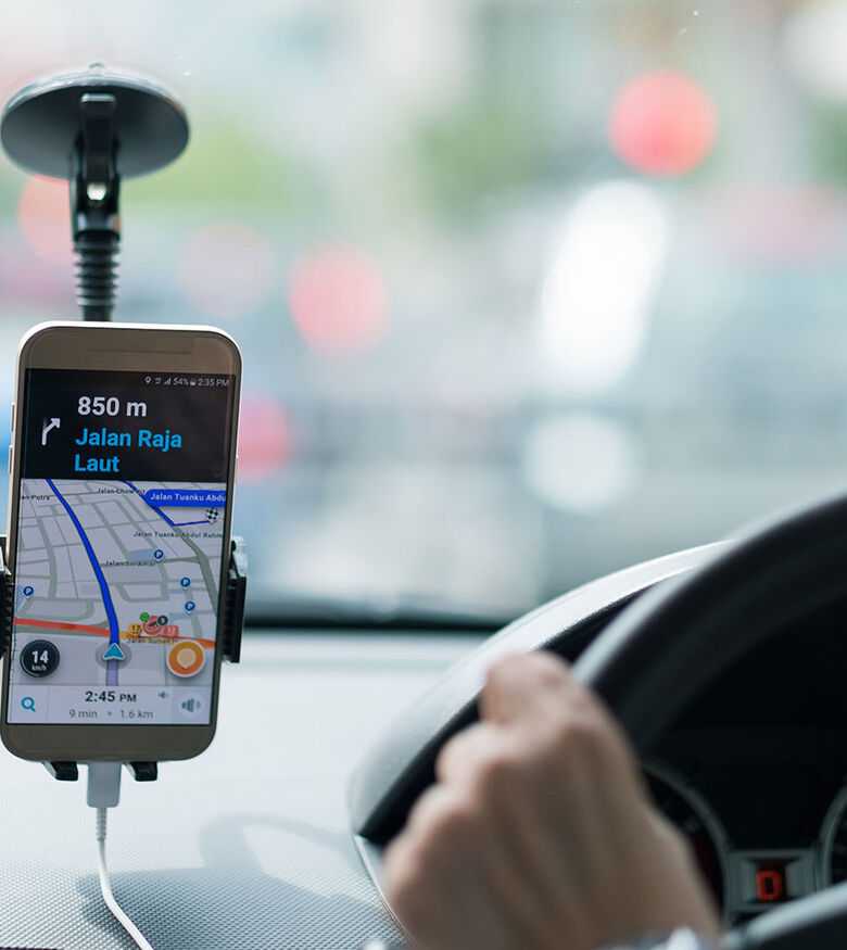 Miami Uber Accident Attorneys - Person driving with GPS