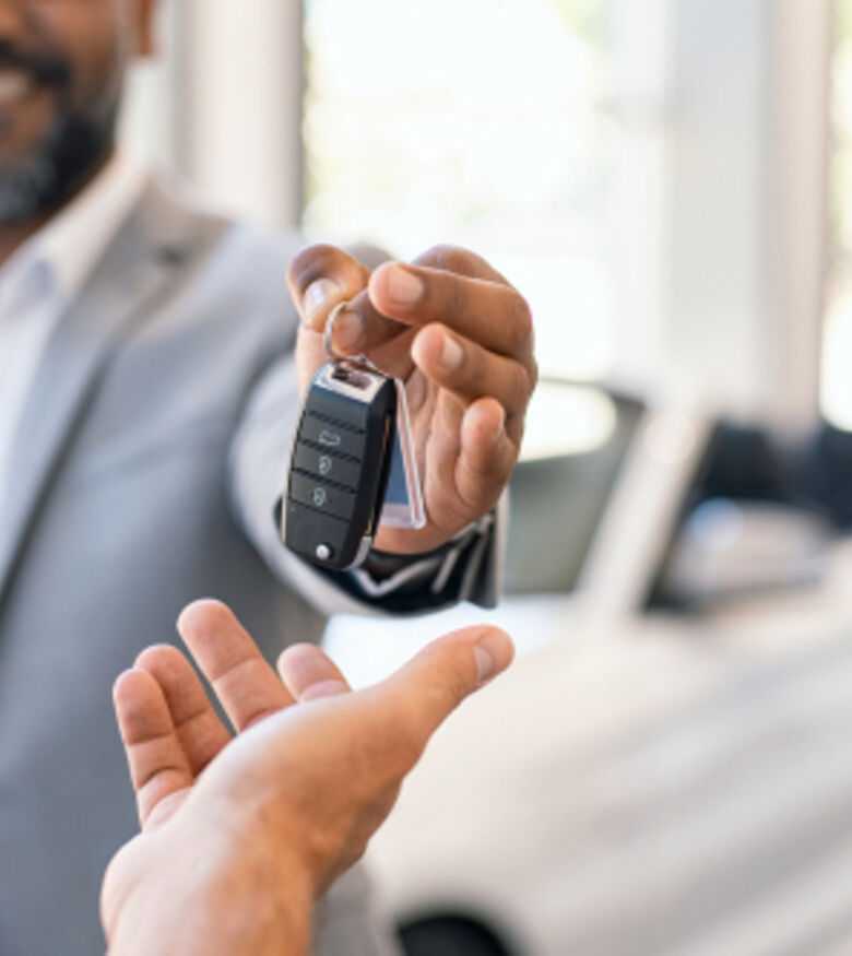 Where Can I Find the Best Rental Car Accident Lawyers in Gainesville, FL? - car rental giving car keys