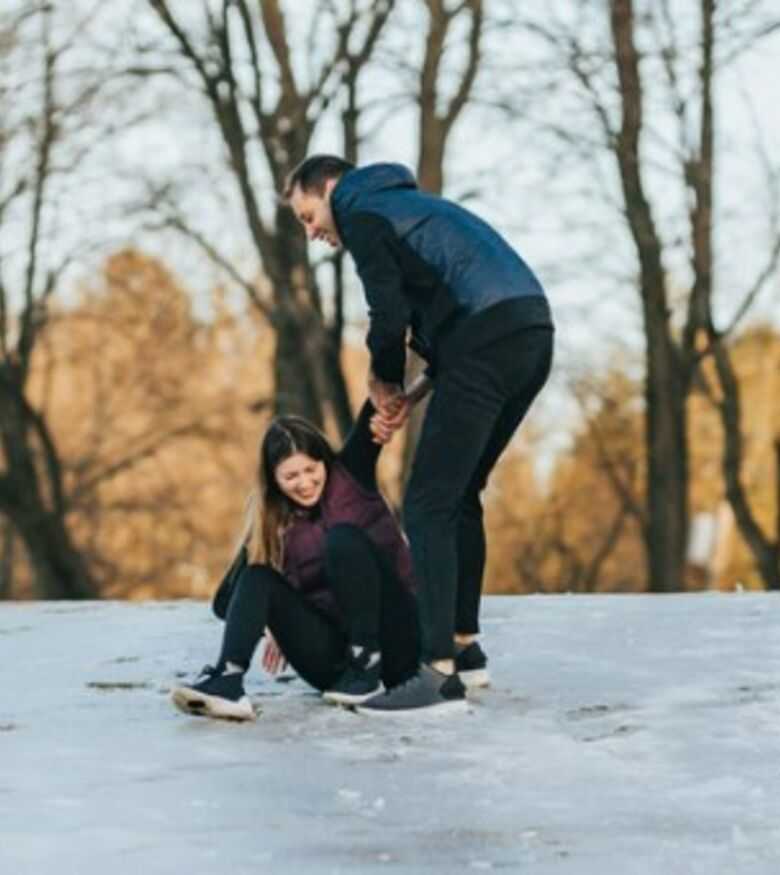 Slip And Fall Lawyers in the Bronx - woman slips on ice