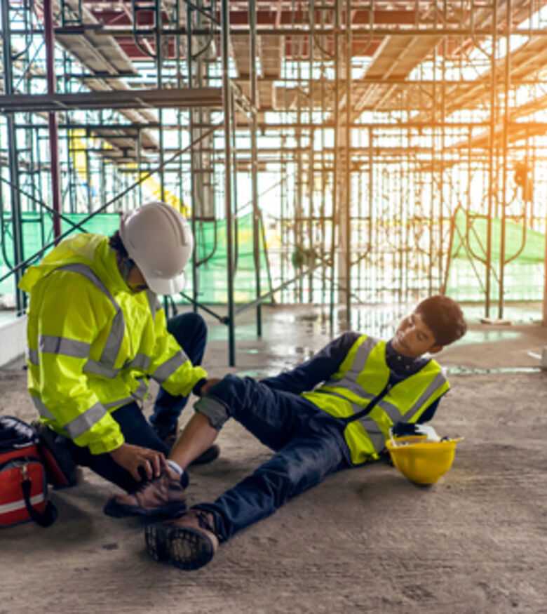 Scaffold Accident Lawyers in the Bronx - Construction worker suffering after a scaffold accident