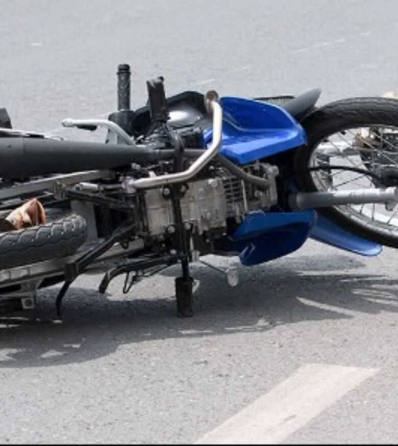 Motorcycle Accident Lawyers in Savannah, GA - crashed motorcycle on street