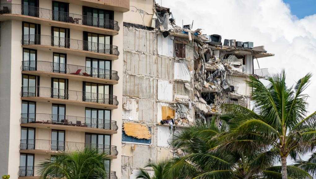 house destroyed by hurricane in Florida