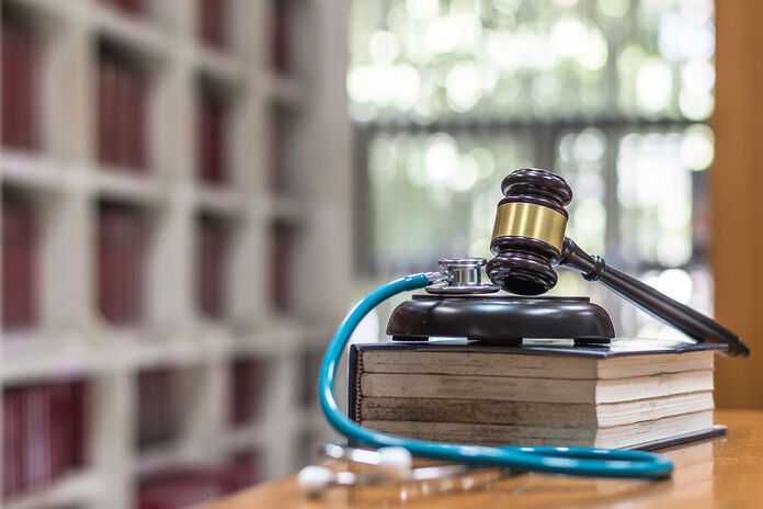 Washington, DC Medical Malpractice Lawyers - Gavel & stethoscope