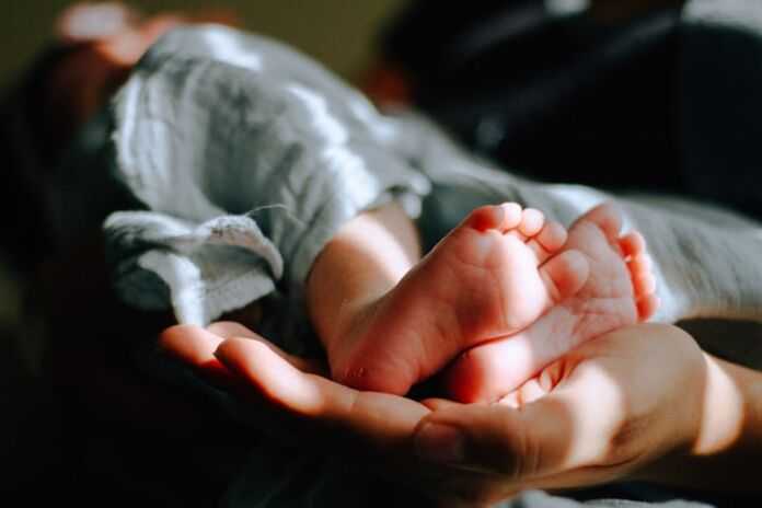 Pensacola Birth Injury Attorneys - newborn baby feet