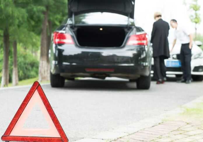 Car Accident Lawyers in Charleston, South Carolina - warning signal at car accident site