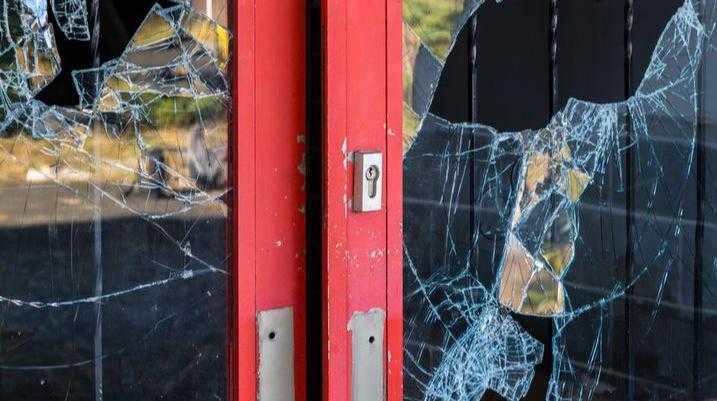 How Does Vandalism Impact My Business Interruption and Business Insurance Claim? - Broken Store Window