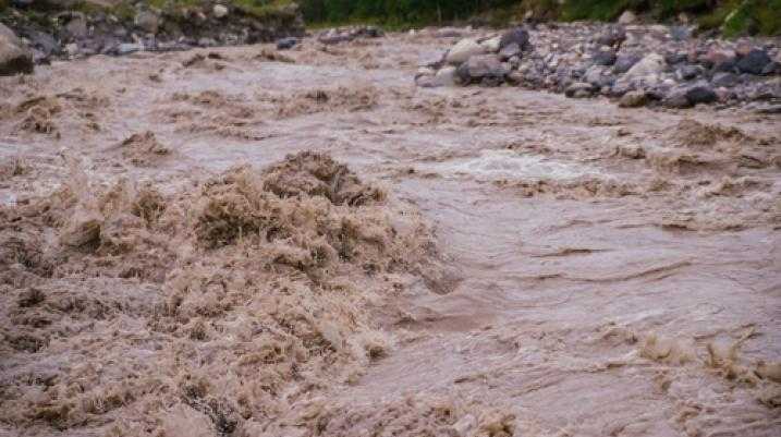 Floridians Demand State of Emergency Over Okeechobee - Muddy River Water