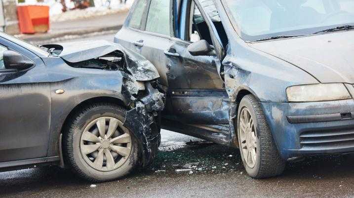 Car crashed into a van