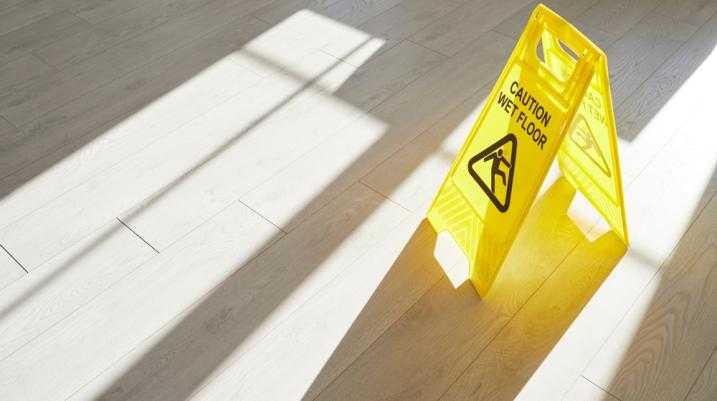 slip and fall sign