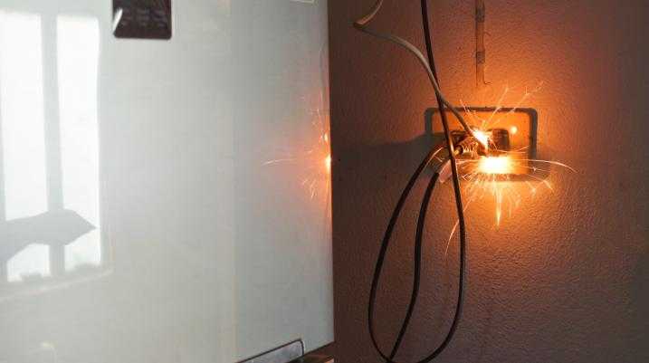 Electrical plug sparking