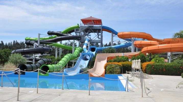 water park with slides