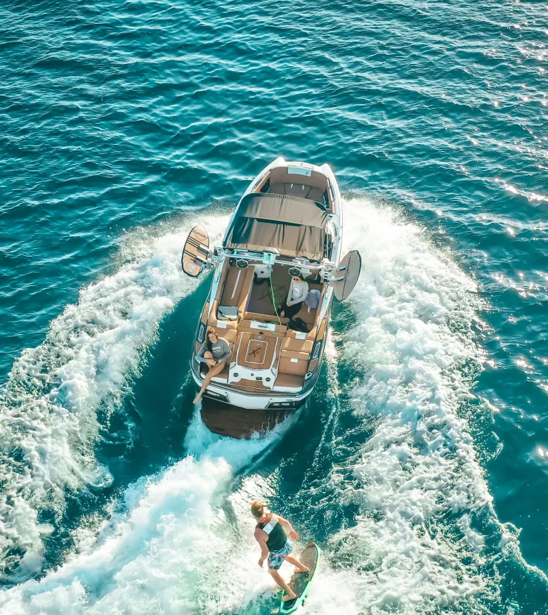 Tavares Boating Accident Attorneys - boat in the ocean