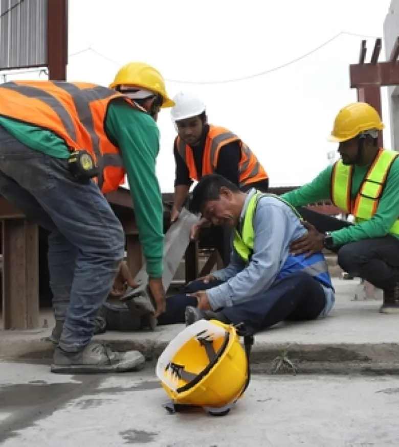 Construction worker injured on site, consult a lawyer in Little Rock.